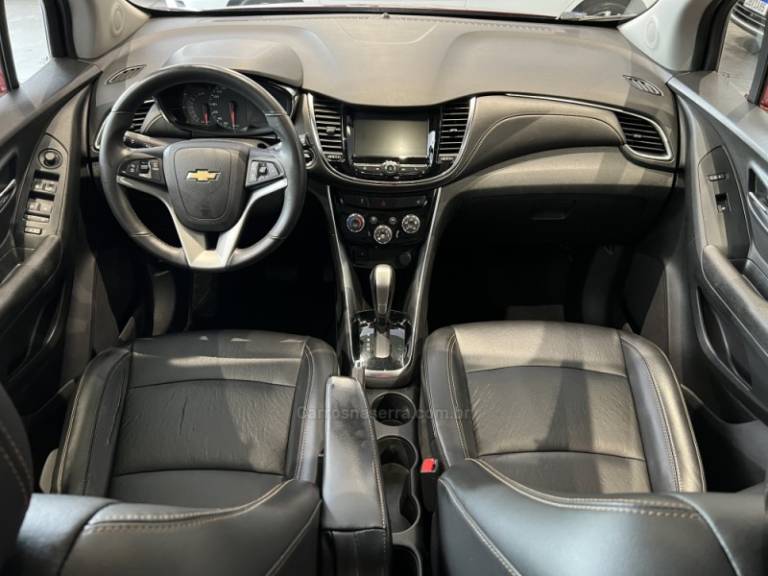 CHEVROLET - TRACKER - 2017/2018 - Vermelha - R$ 85.900,00