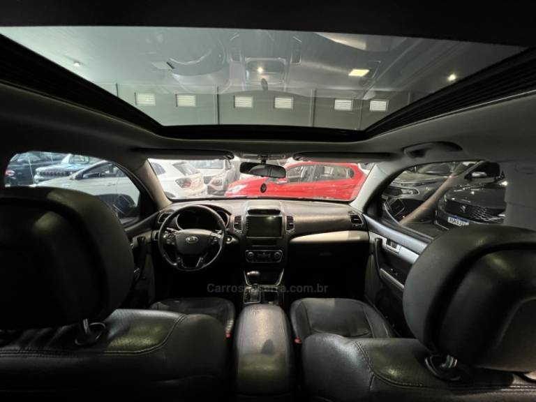 KIA MOTORS - SORENTO - 2012/2013 - Preta - R$ 69.900,00