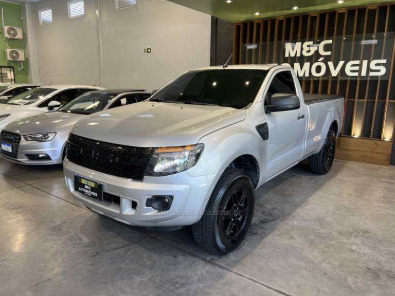 FORD - RANGER - 2013/2013 - Prata - R$ 79.900,00