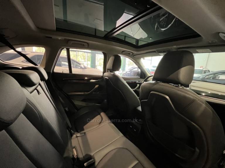 BMW - X1 - 2017/2018 - Cinza - R$ 124.900,00