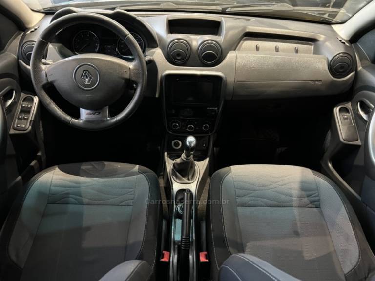 RENAULT - DUSTER - 2012/2013 - Verde - R$ 53.900,00