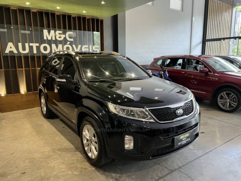 KIA MOTORS - SORENTO - 2012/2013 - Preta - R$ 69.900,00