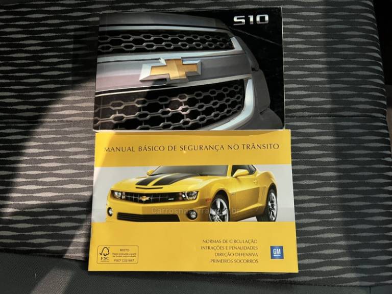 CHEVROLET - S10 - 2014/2015 - Prata - R$ 99.900,00