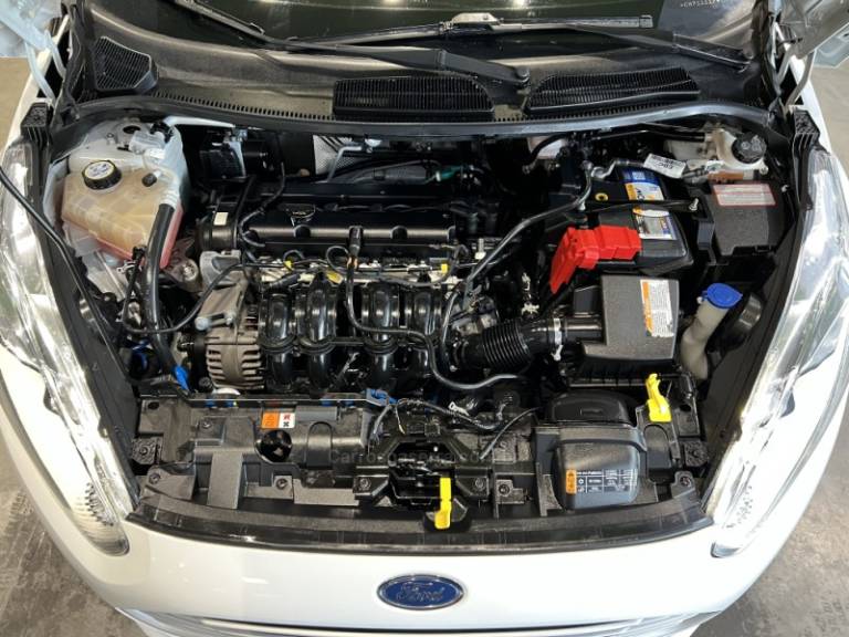 FORD - FIESTA - 2013/2014 - Branca - R$ 42.900,00