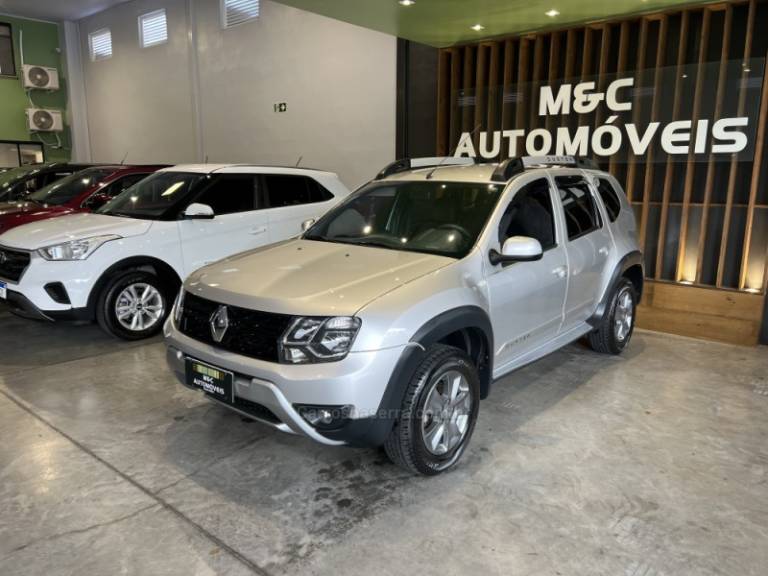 RENAULT - DUSTER - 2017/2017 - Prata - R$ 63.900,00