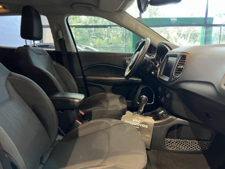 JEEP - COMPASS - 2016/2017 - Vermelha - R$ 87.900,00