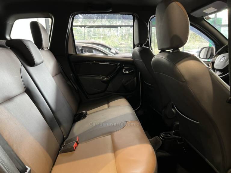 RENAULT - DUSTER - 2017/2017 - Prata - R$ 63.900,00