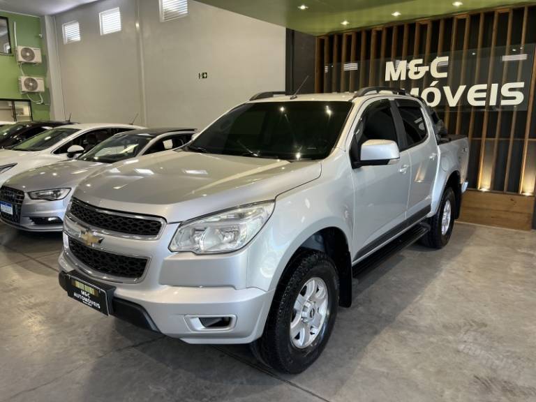 CHEVROLET - S10 - 2014/2015 - Prata - R$ 99.900,00
