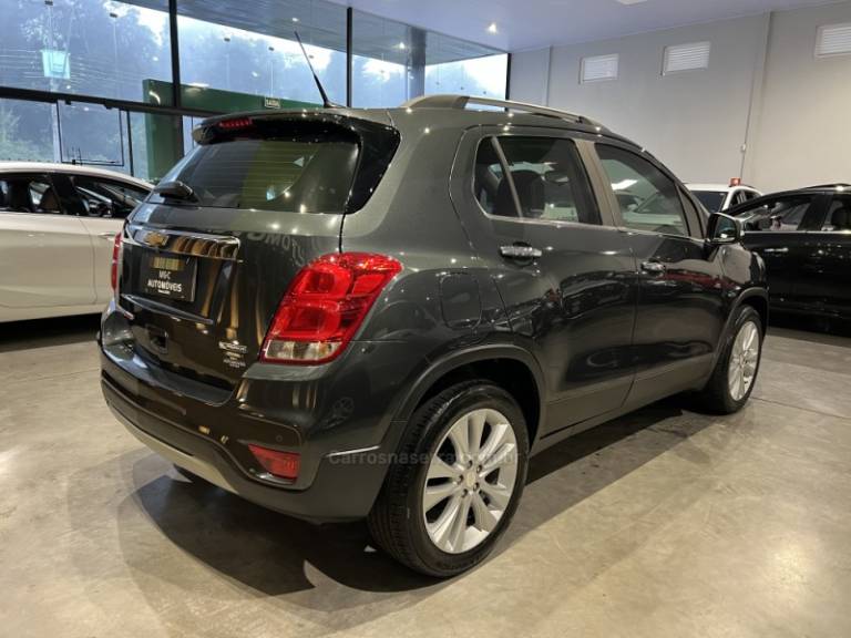 CHEVROLET - TRACKER - 2018/2018 - Cinza - R$ 84.900,00