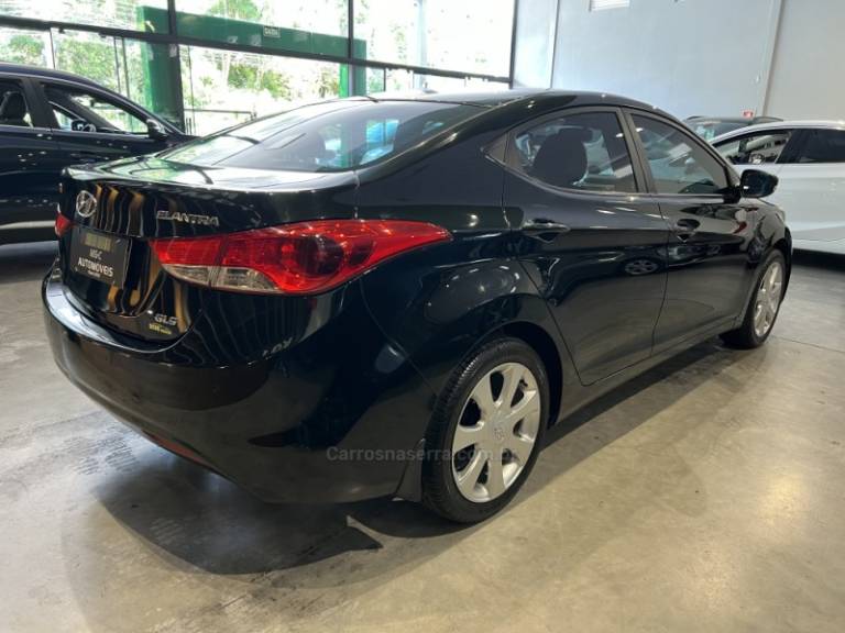 HYUNDAI - ELANTRA - 2012/2013 - Preta - R$ 59.900,00