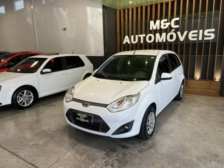 FORD - FIESTA - 2014/2014 - Branca - R$ 35.900,00