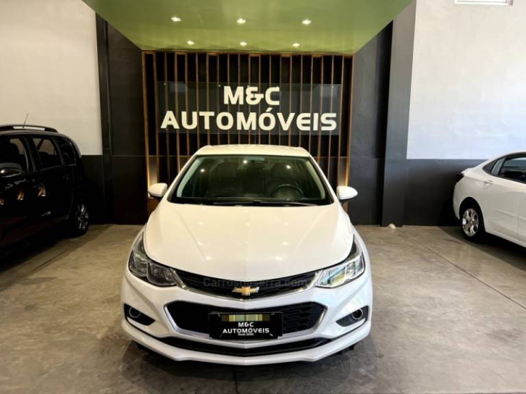 CHEVROLET - CRUZE - 2018/2019 - Branca - R$ 88.900,00