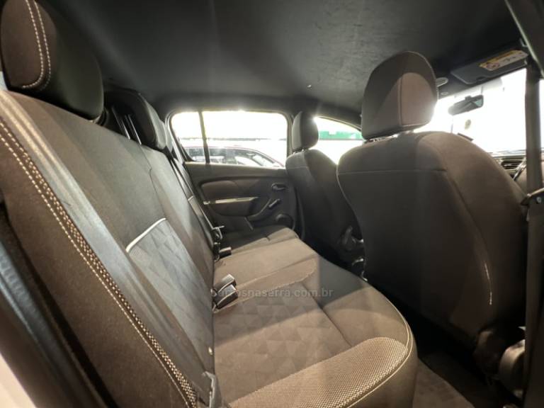 RENAULT - SANDERO - 2021/2022 - Branca - R$ 57.900,00