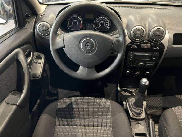 RENAULT - SANDERO - 2011/2012 - Branca - R$ 32.900,00