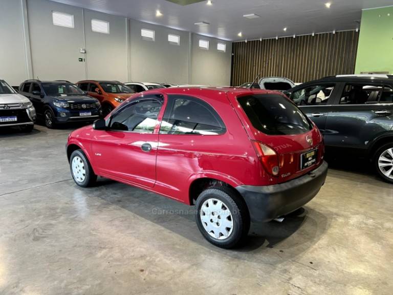 CHEVROLET - CELTA - 2010/2011 - Vermelha - R$ 19.900,00