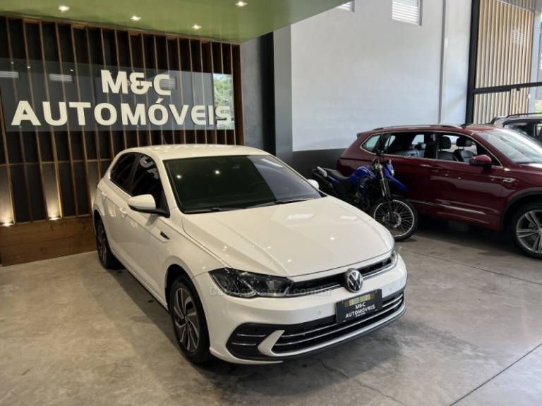 VOLKSWAGEN - POLO - 2023/2023 - Branca - R$ 91.900,00