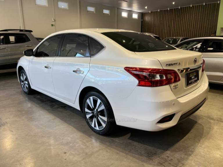 NISSAN - SENTRA - 2016/2017 - Branca - R$ 66.900,00