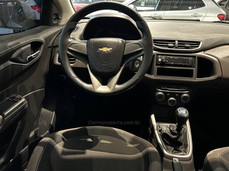 CHEVROLET - PRISMA - 2015/2016 - Prata - R$ 52.900,00