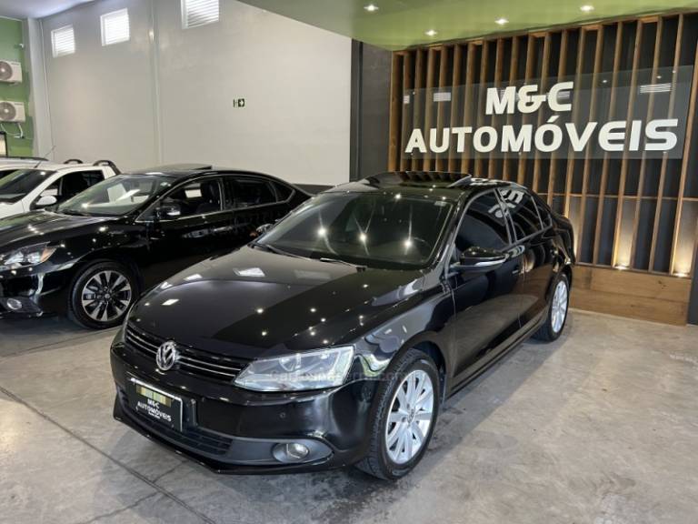 VOLKSWAGEN - JETTA - 2013/2013 - Preta - R$ 66.900,00
