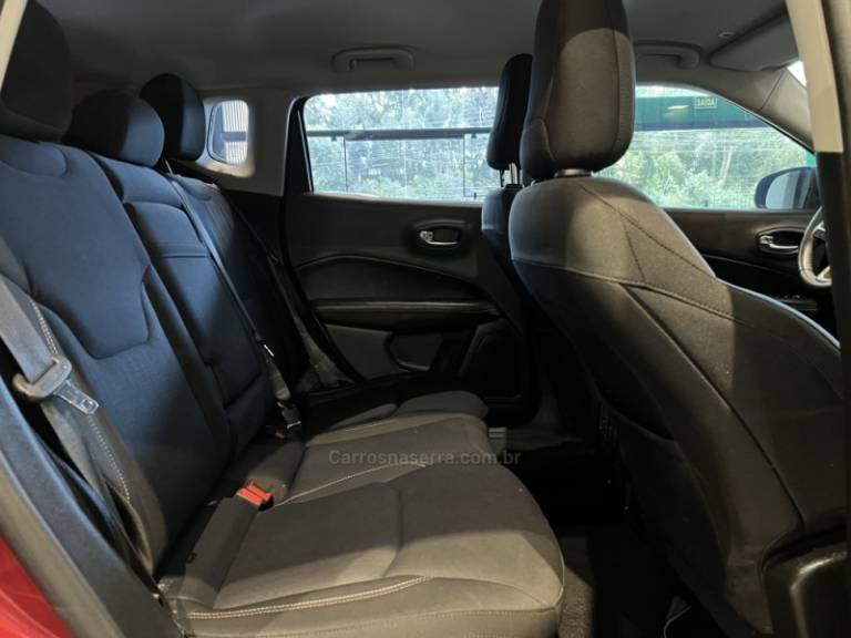 JEEP - COMPASS - 2016/2017 - Vermelha - R$ 87.900,00