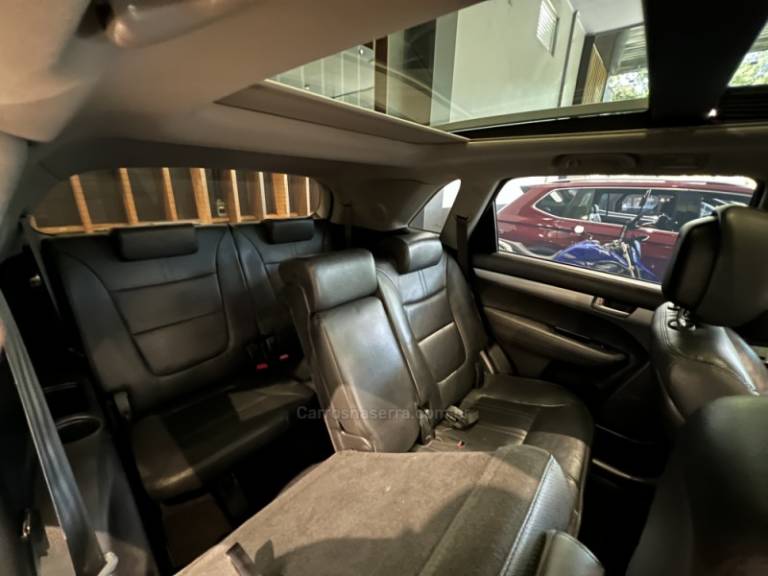 KIA MOTORS - SORENTO - 2012/2013 - Preta - R$ 69.900,00