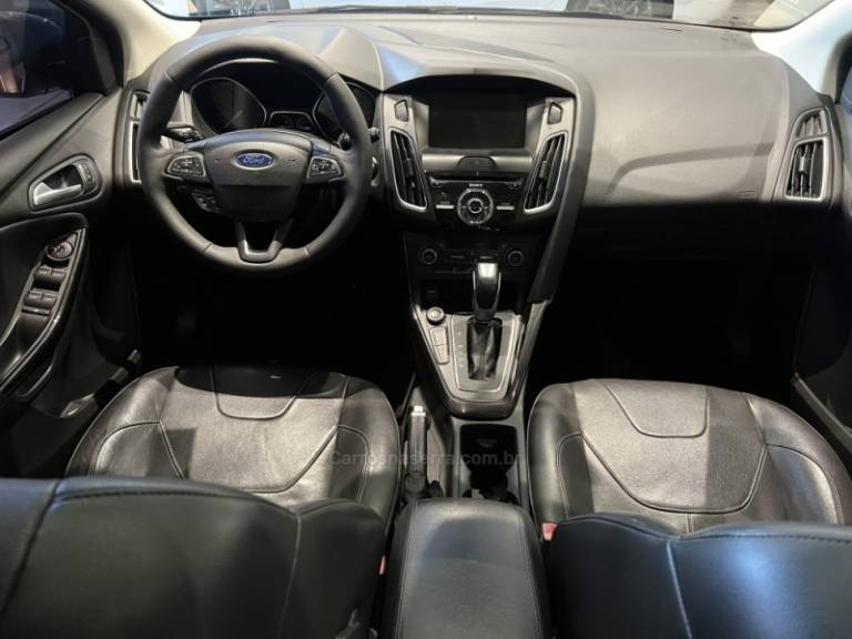 FORD - FOCUS - 2015/2016 - Azul - R$ 65.900,00