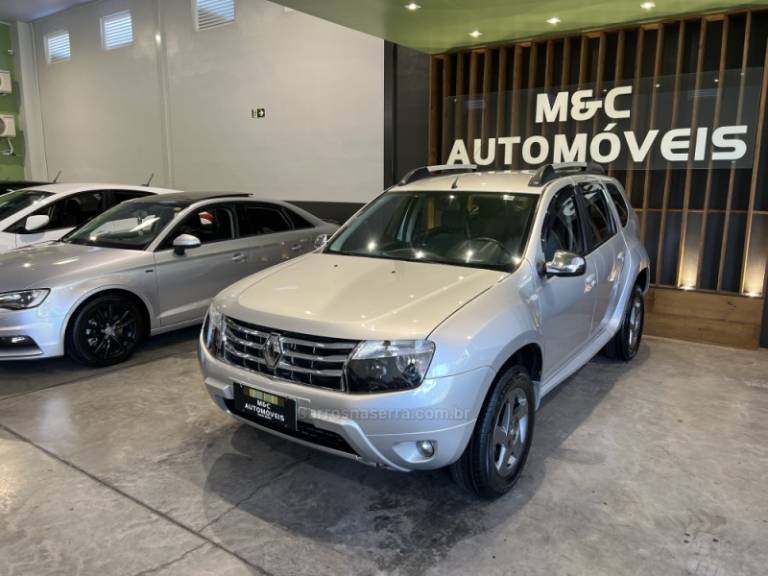 RENAULT - DUSTER - 2012/2013 - Prata - R$ 46.900,00