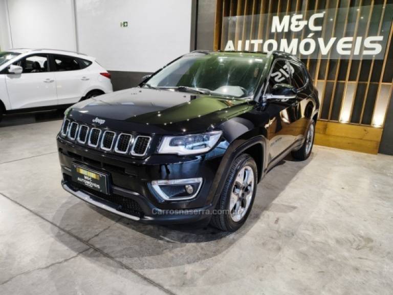 JEEP - COMPASS - 2016/2017 - Preta - R$ 87.900,00