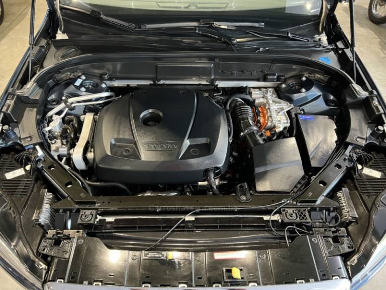 VOLVO - XC60 - 2021/2021 - Azul - R$ 186.900,00